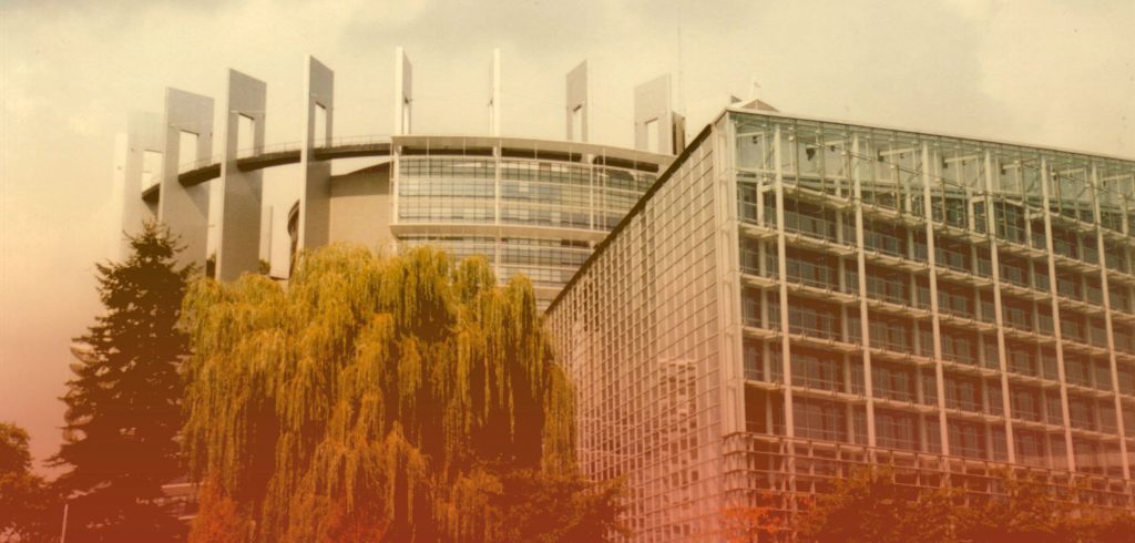 The EU parliament building in Bruxelles, symbolizing Europe for the payment methods analysis